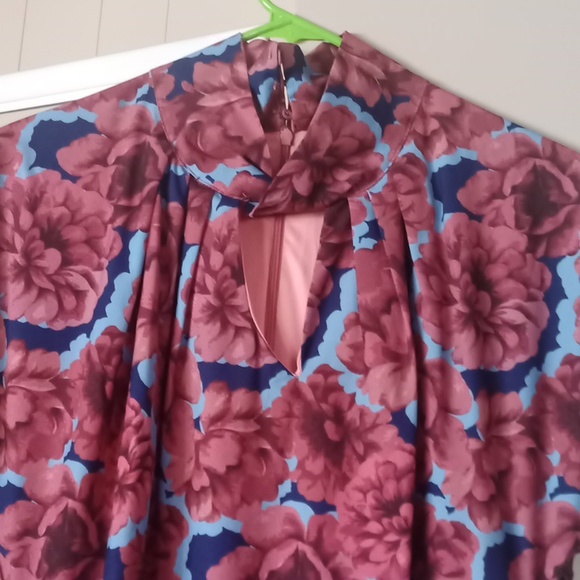 Lindy Bop Emma Carnations Dress - Picture 2 of 4